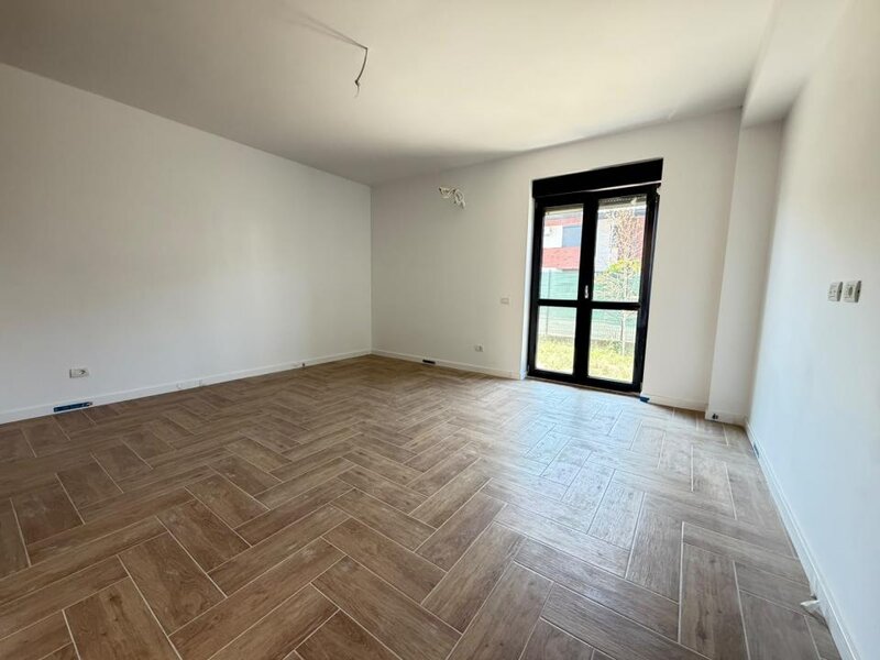 Mogosoaia, casa la cheie, toate utilitatile.