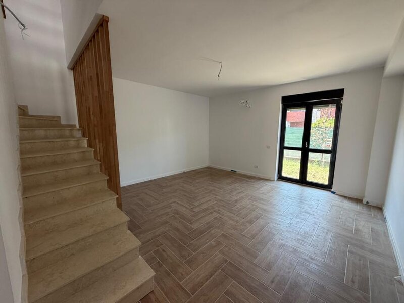 Mogosoaia, casa la cheie, toate utilitatile.